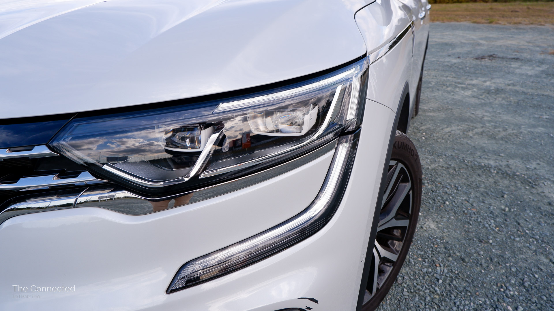 Renault Koleos headlights detail