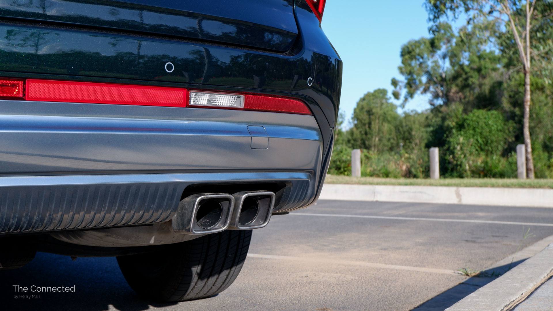 Hyundai Palisade Highlander rear dual exhaust pipes