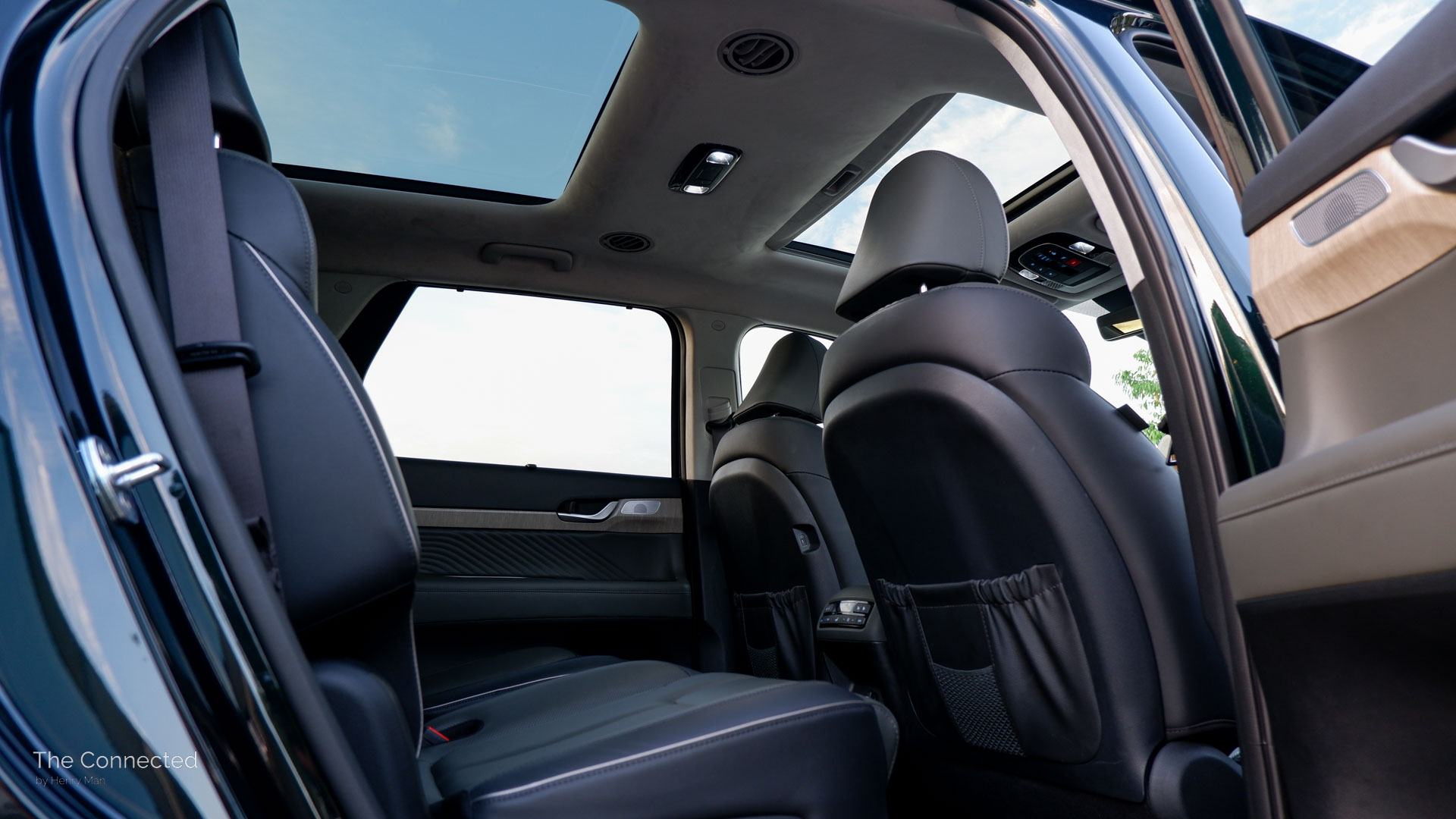 Hyundai Palisade Highlander second-row seats and dual glass roofs
