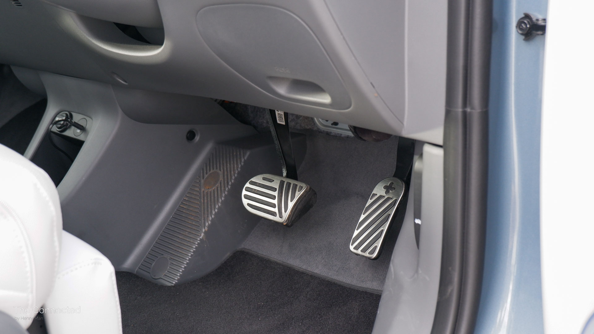 Hyundai Ioniq 5 driving pedals
