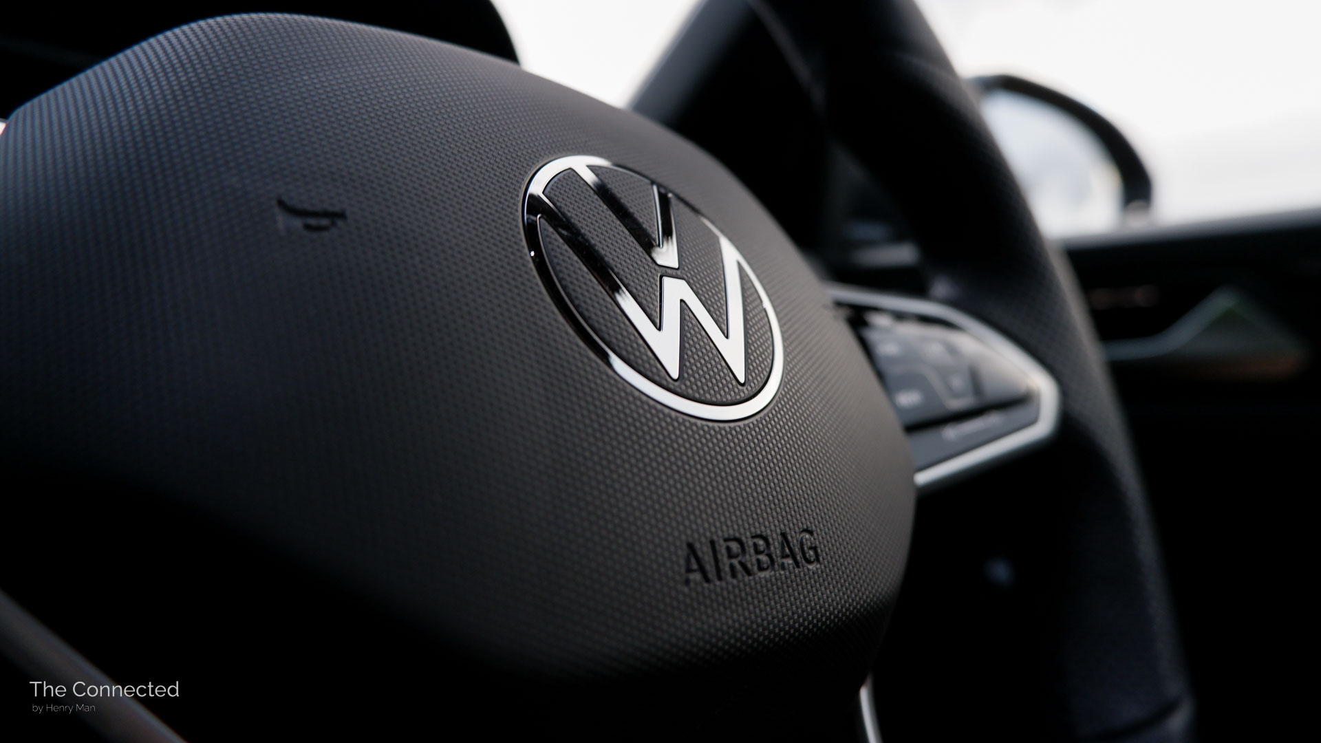 Volkswagen logo on T-Roc steering wheel