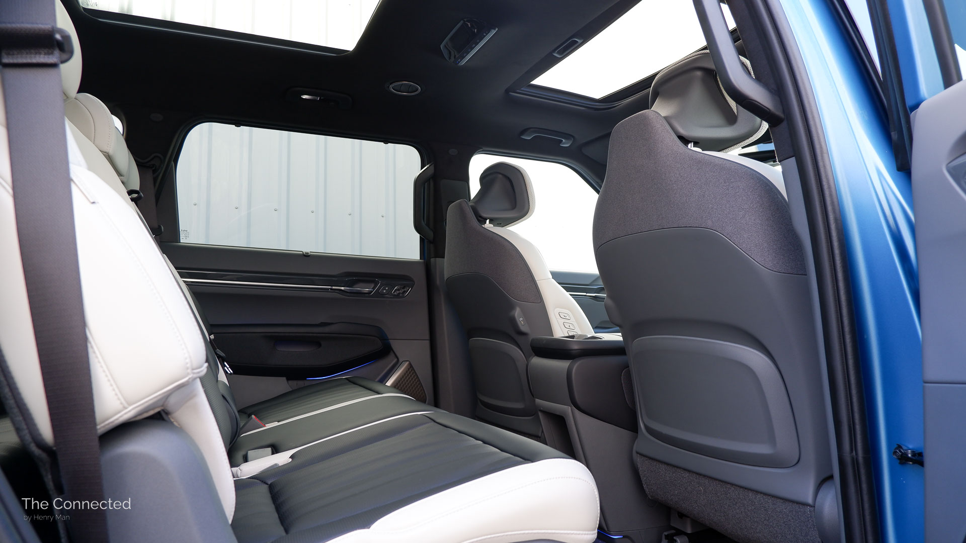 Kia EV9 second row seats and dual glass roofs