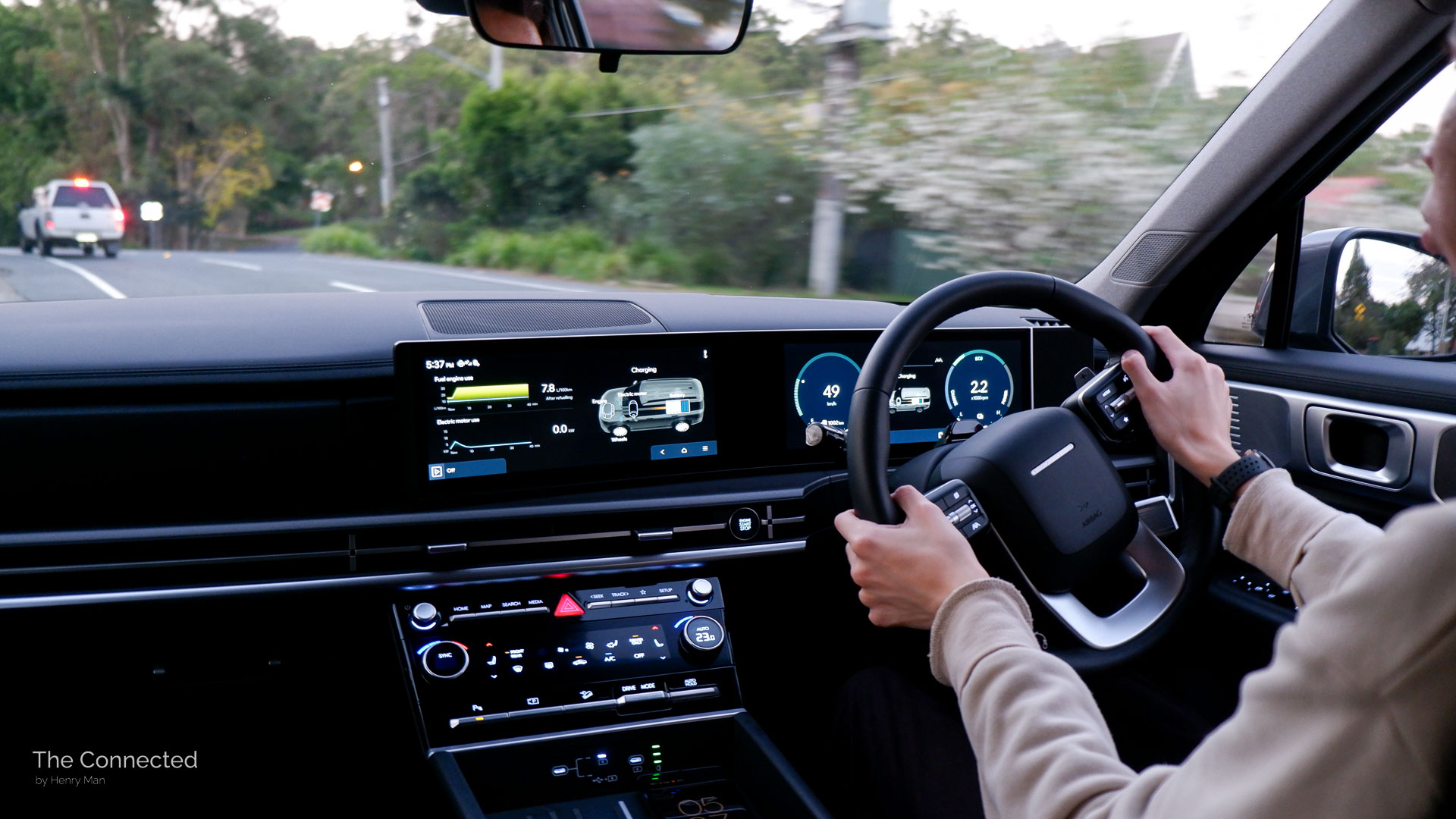 Man driving 2025 Hyundai Santa Fe Hybrid interior view