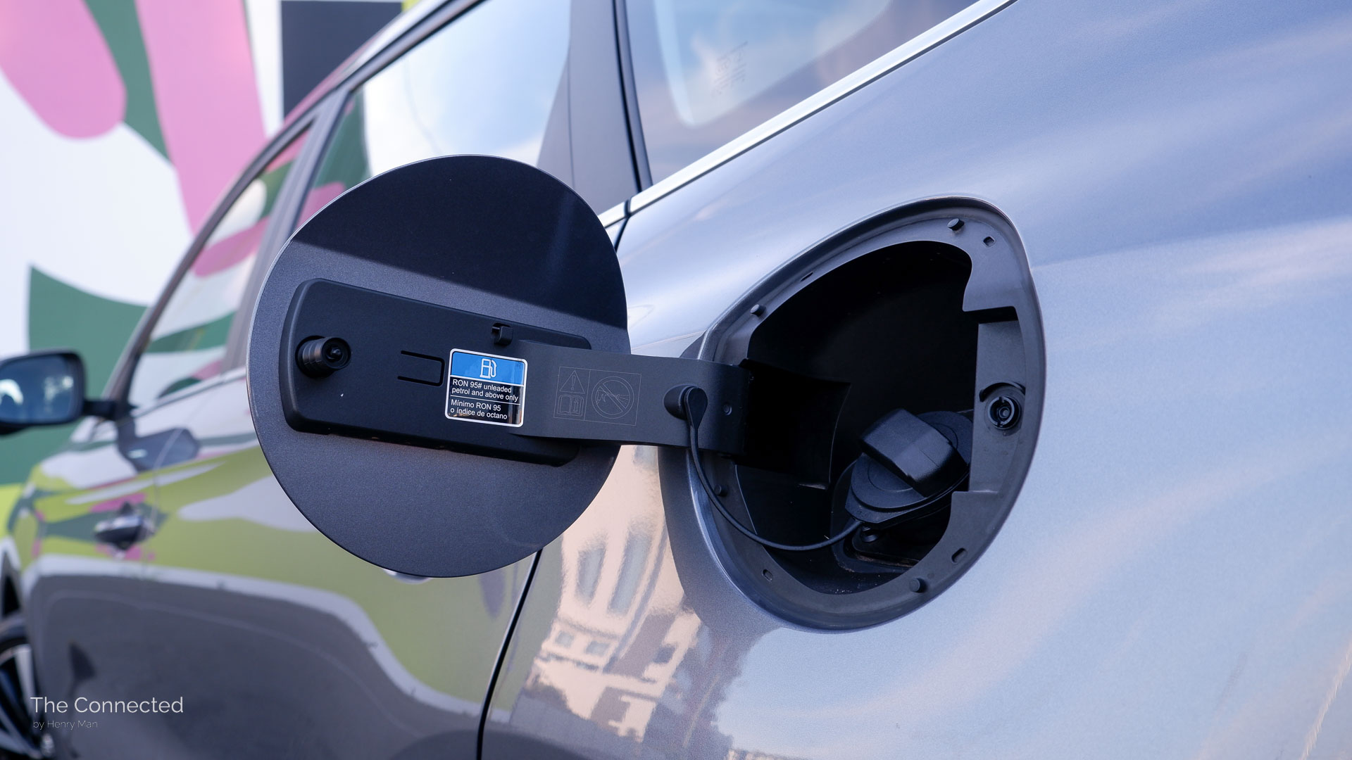 2025 MG ZS Essence Hybrid+ open fuel cap