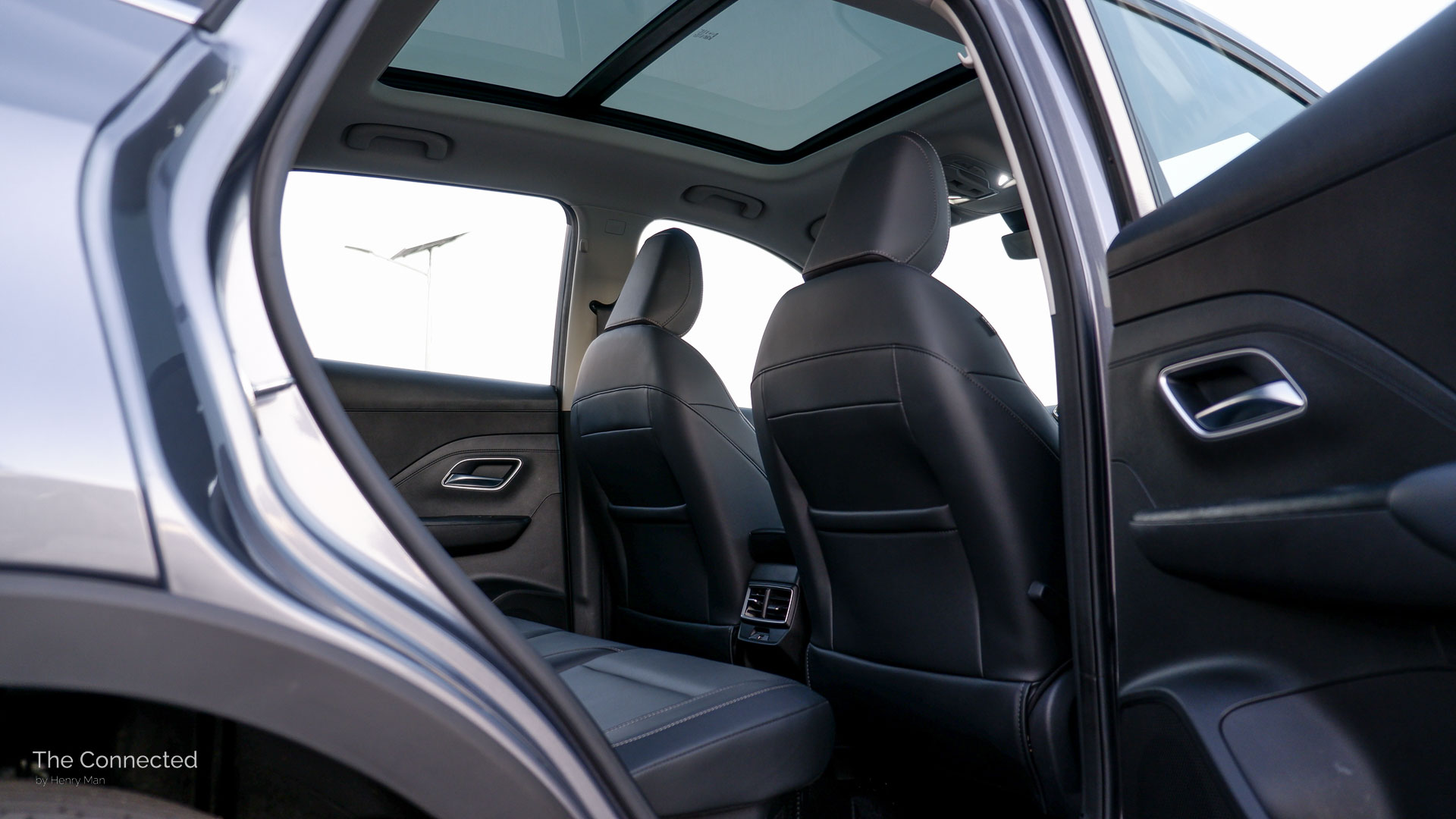 2025 MG ZS Essence Hybrid+ rear row seats