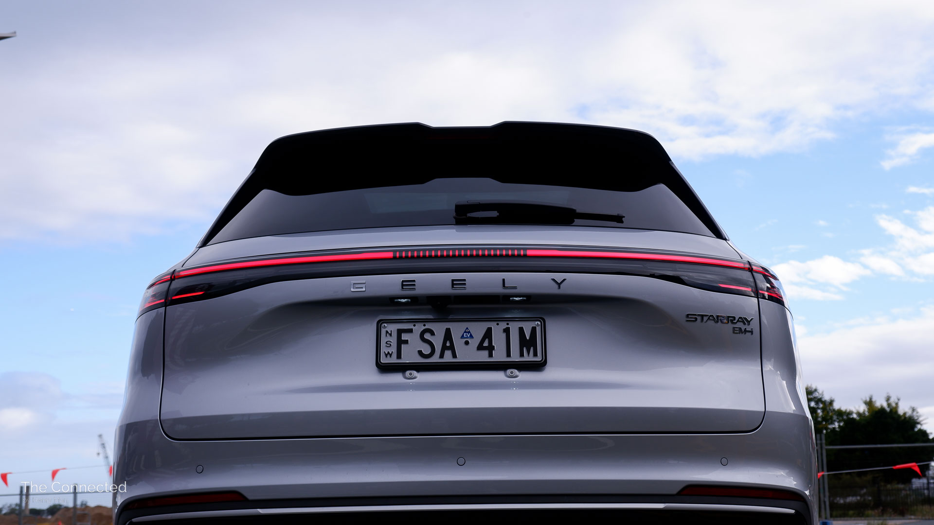 2026 Geely Starray EM-i Inspire rear tail-light bar and tailgate