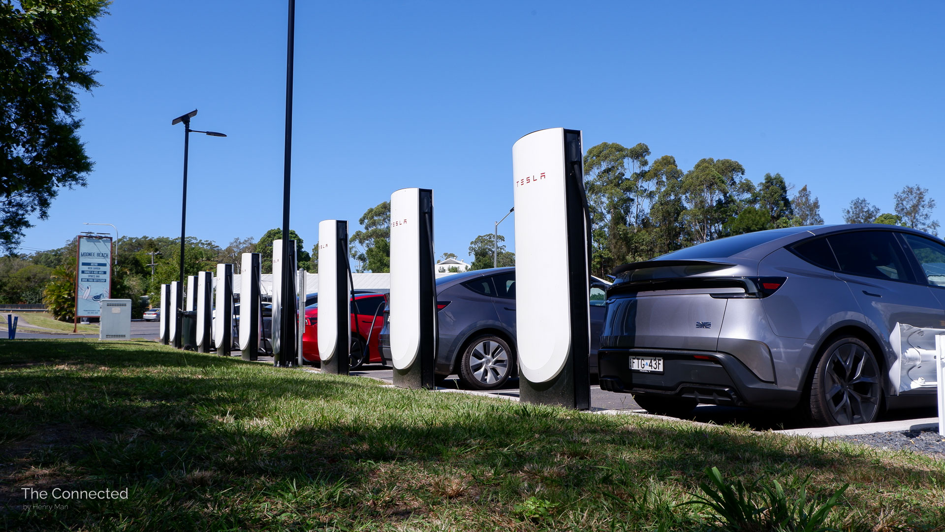 Teslas charging at Moonee Beach, NSW Tesla Supercharger V4 stalls