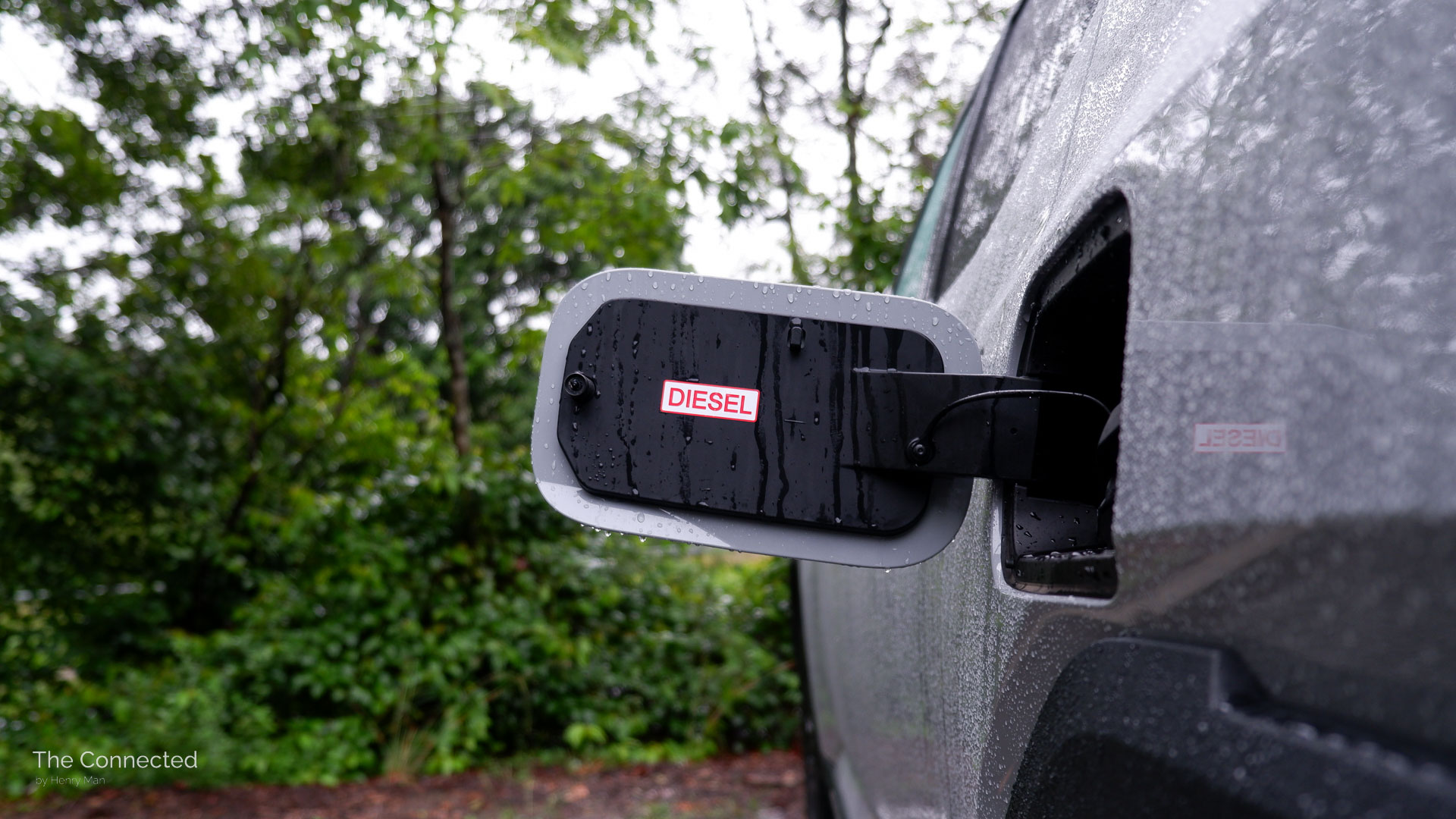 2026 MG U9 Explore Pro open fuel flap with 'diesel' label